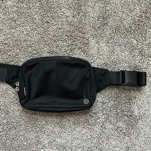 Lululemon large everywhere belt bag
